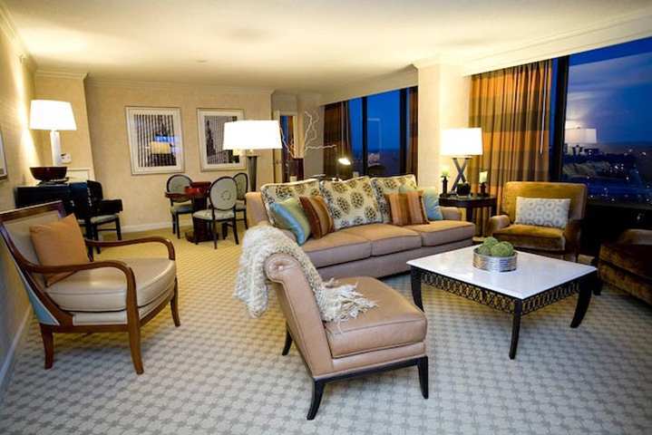 Отель Doubletree By Hilton Hartford Downtown Экстерьер фото