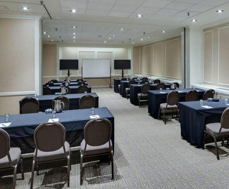 Отель Doubletree By Hilton Hartford Downtown Экстерьер фото
