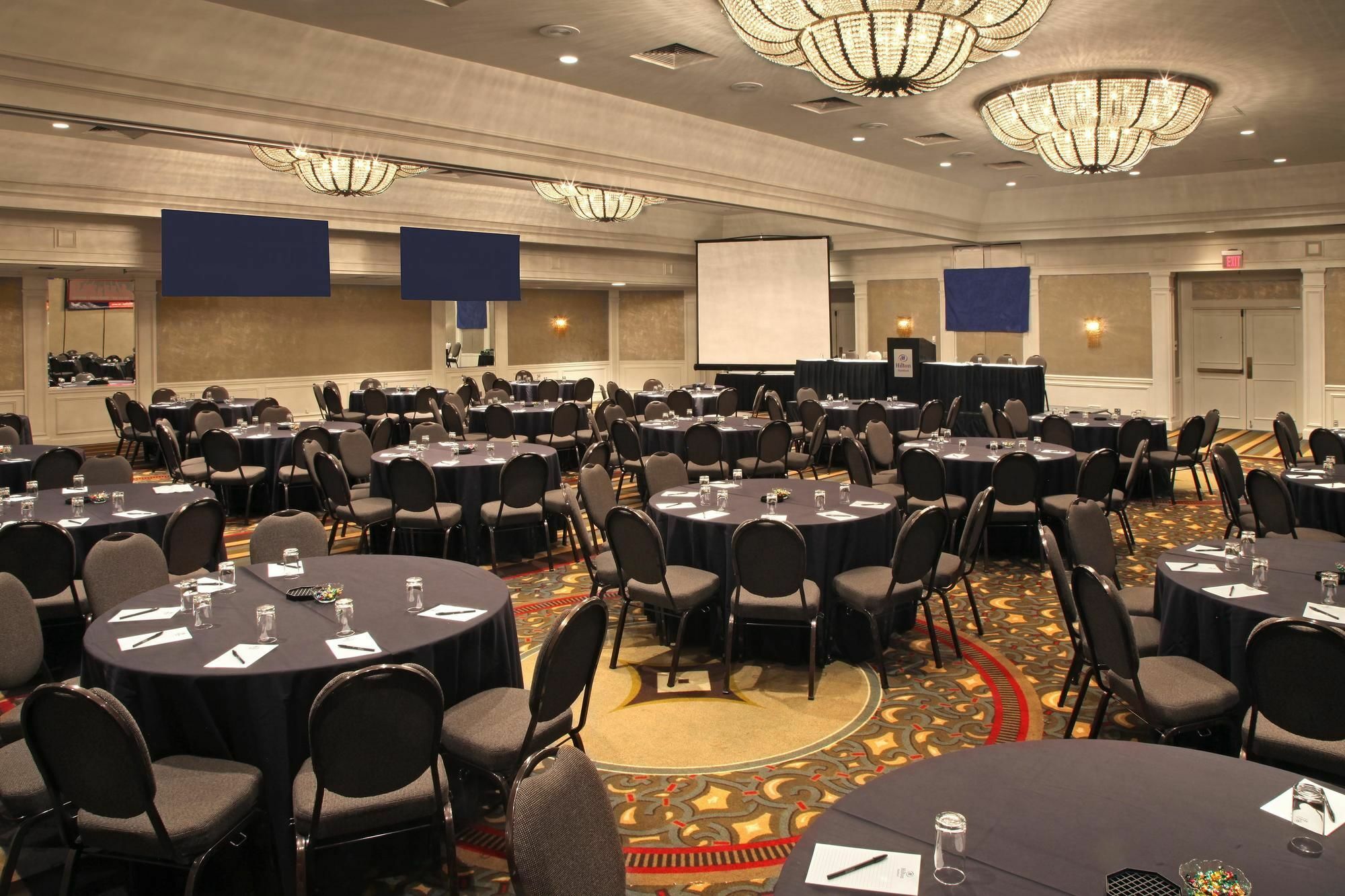 Отель Doubletree By Hilton Hartford Downtown Удобства фото